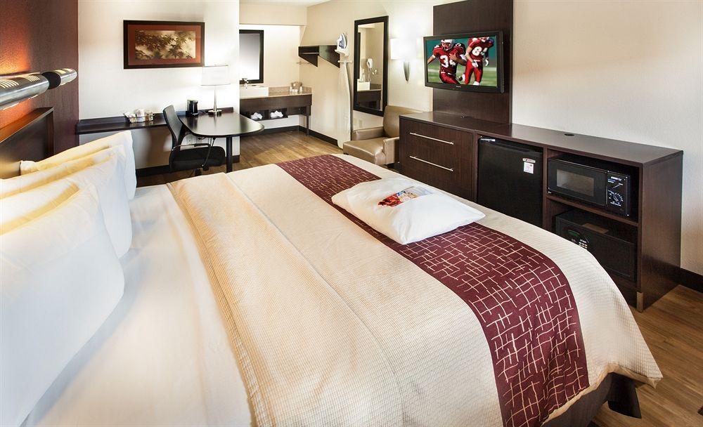 Red Roof Inn Plus+ Atlanta - Buckhead Druid Hills Exterior foto